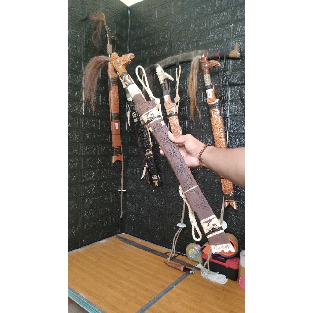 MANDAU DAYAK KALIMANTAN ASLI