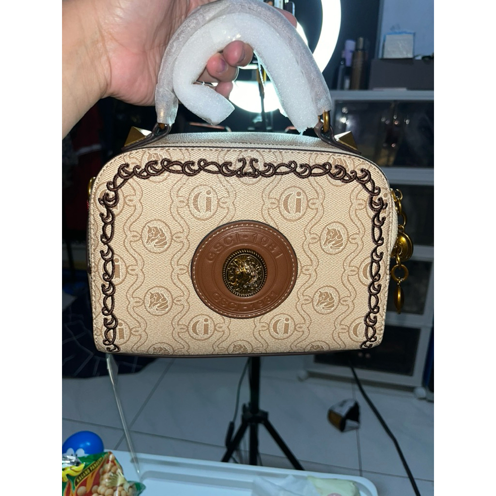 Tas Selempang Gusachi Ukir