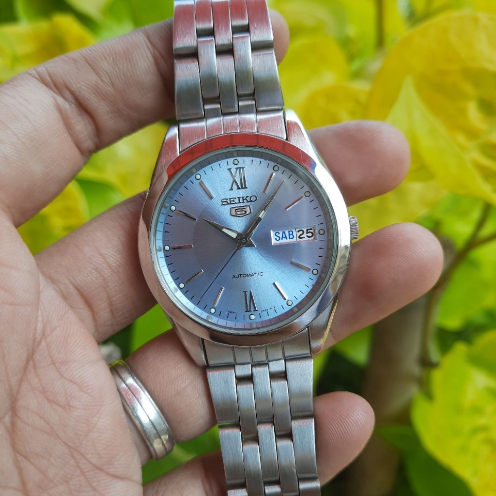 RARE  Seiko 5 Automatic SNXA05K Blue Ice Dial Sunbrust SNXA05 7S26-0420