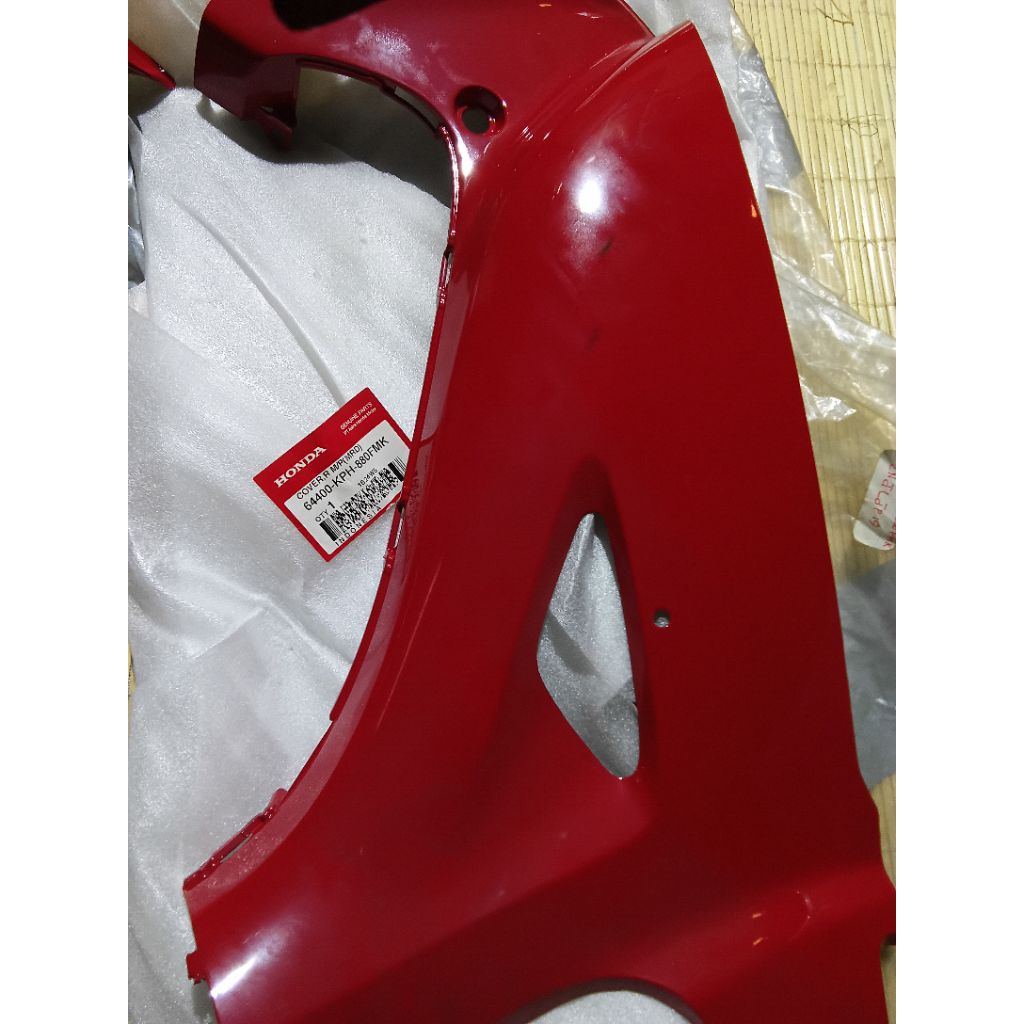 64400 KPH 880FMK COVER SAYAP DALAM KARISMA 125 MERAH KANAN ORIGINAL AHM