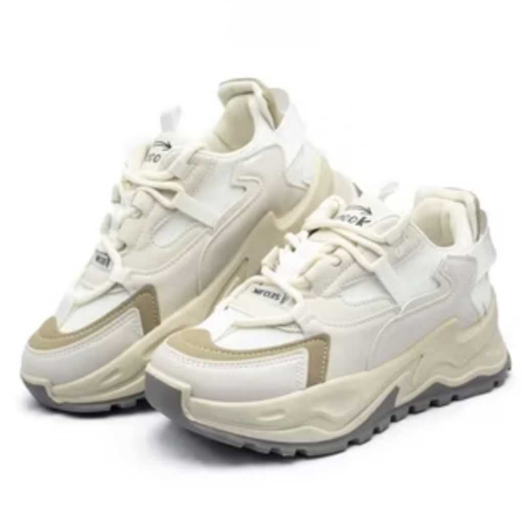 [Preloved] Sepatu PVN Jungkook cream size 42 (baca deskripsi)