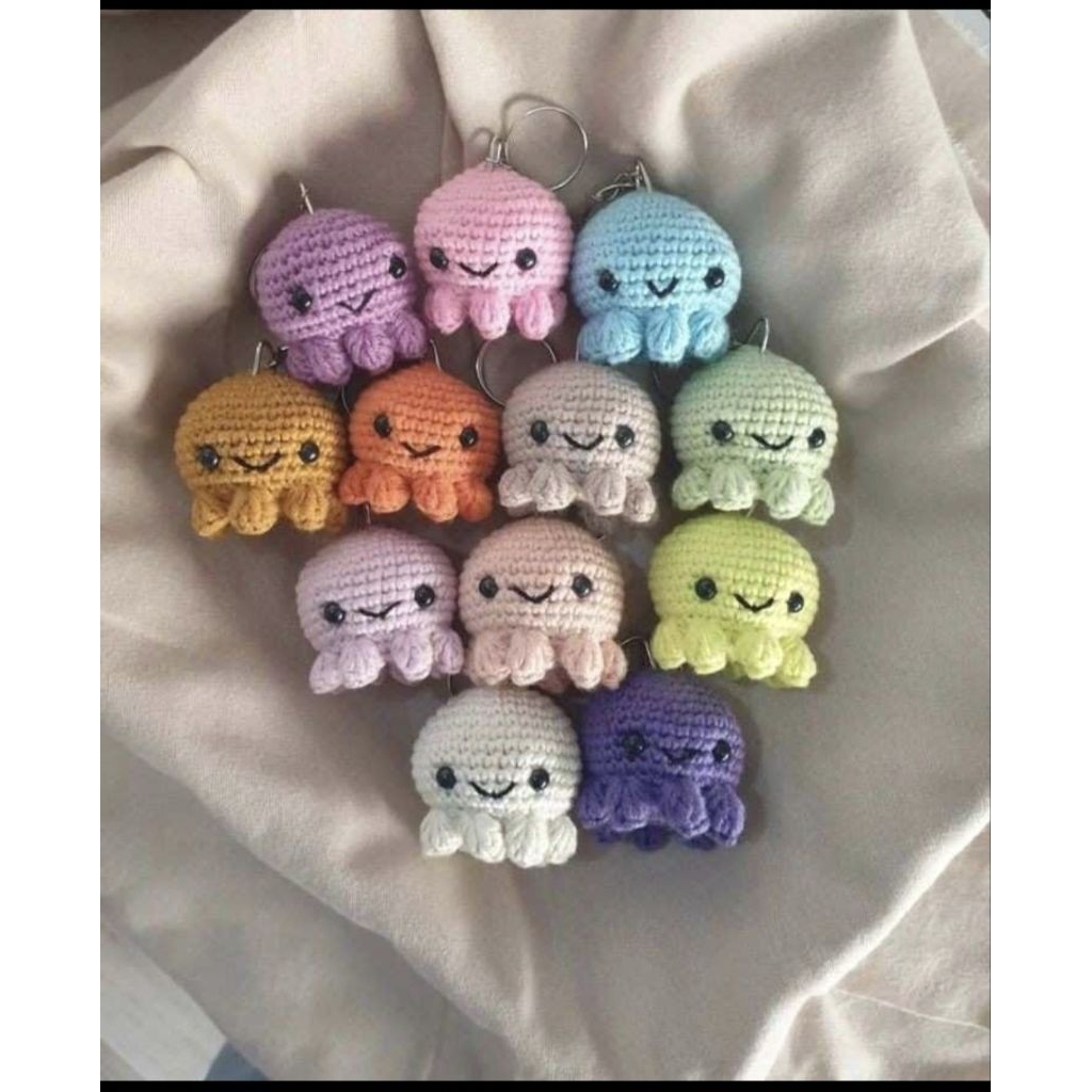 Boneka mini gurita rajutan