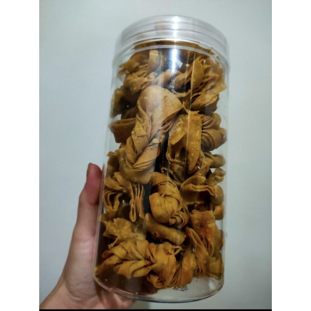 Kue bawang 1 toples + curut keju  1 toples