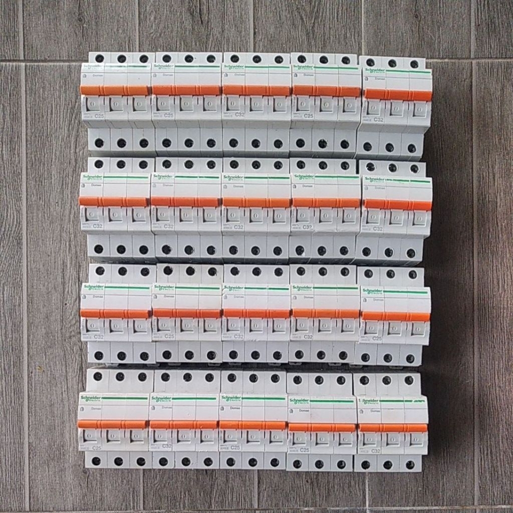 MCB 3 Phase Domae Schneider Second C6, C10, C16, C20, C25, C32, C40, C50, C63