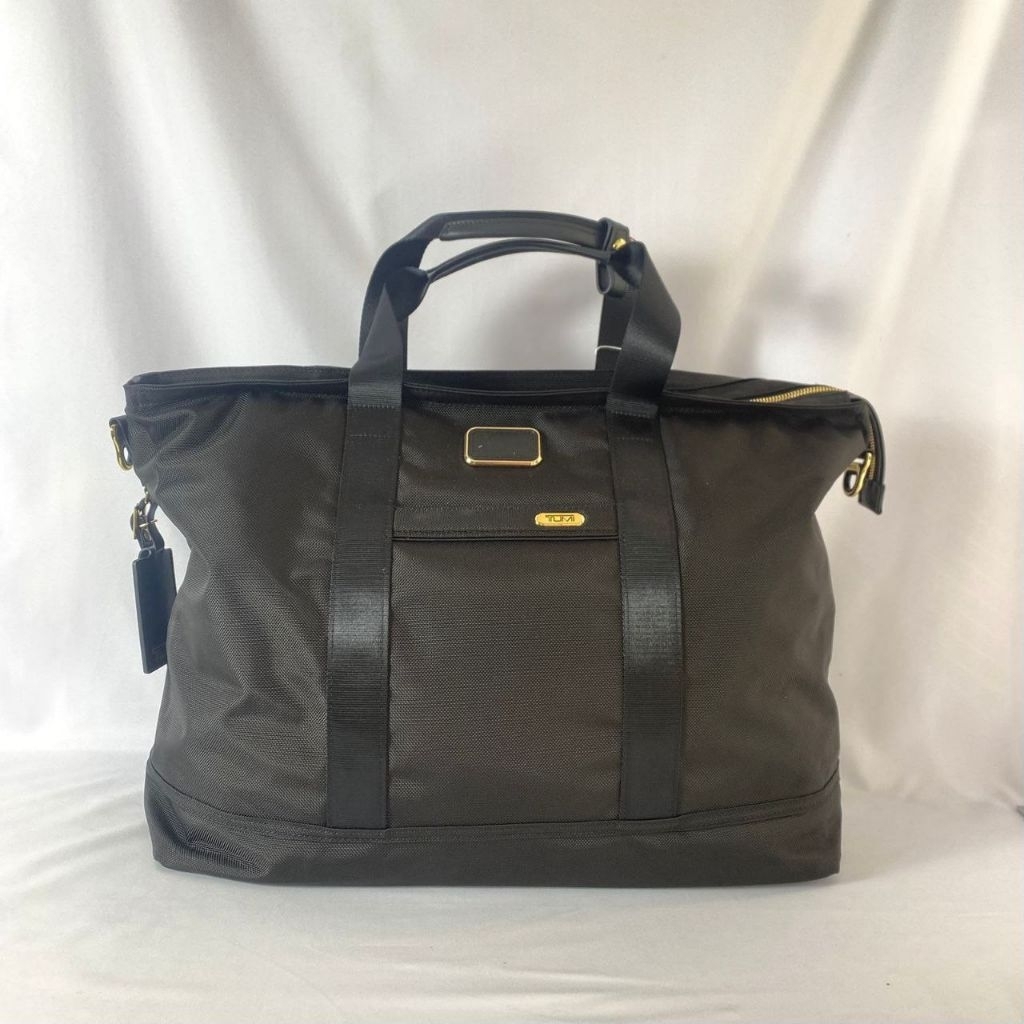 Tumi carryall tote lg black GHW
