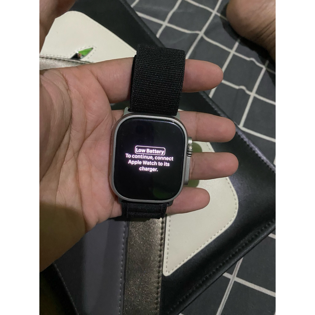 Apple Watch Ultra 49mm (bahan)