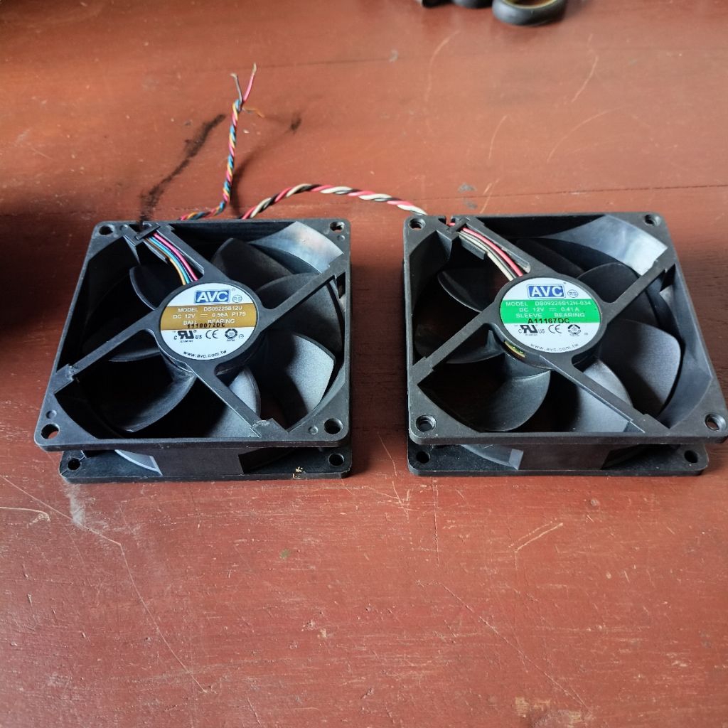 fan dc AVC  12V 41-56Ampere uk.9cm