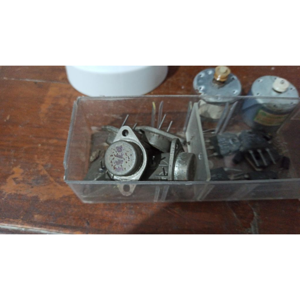 tr 2SD733 ori stok lama