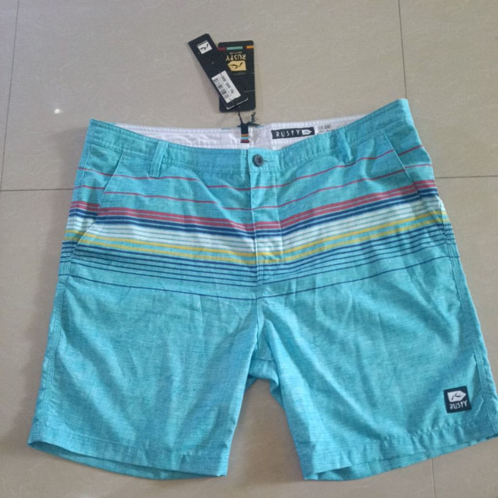 celana boardshort rusty size Xl warna biru