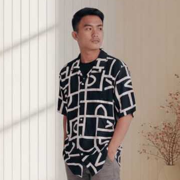 Kemeja Pria Casual Lengan Pendek Oversize Shirt Rayon Premium | Kemeja Kerah Terbuka Motif Abstrak