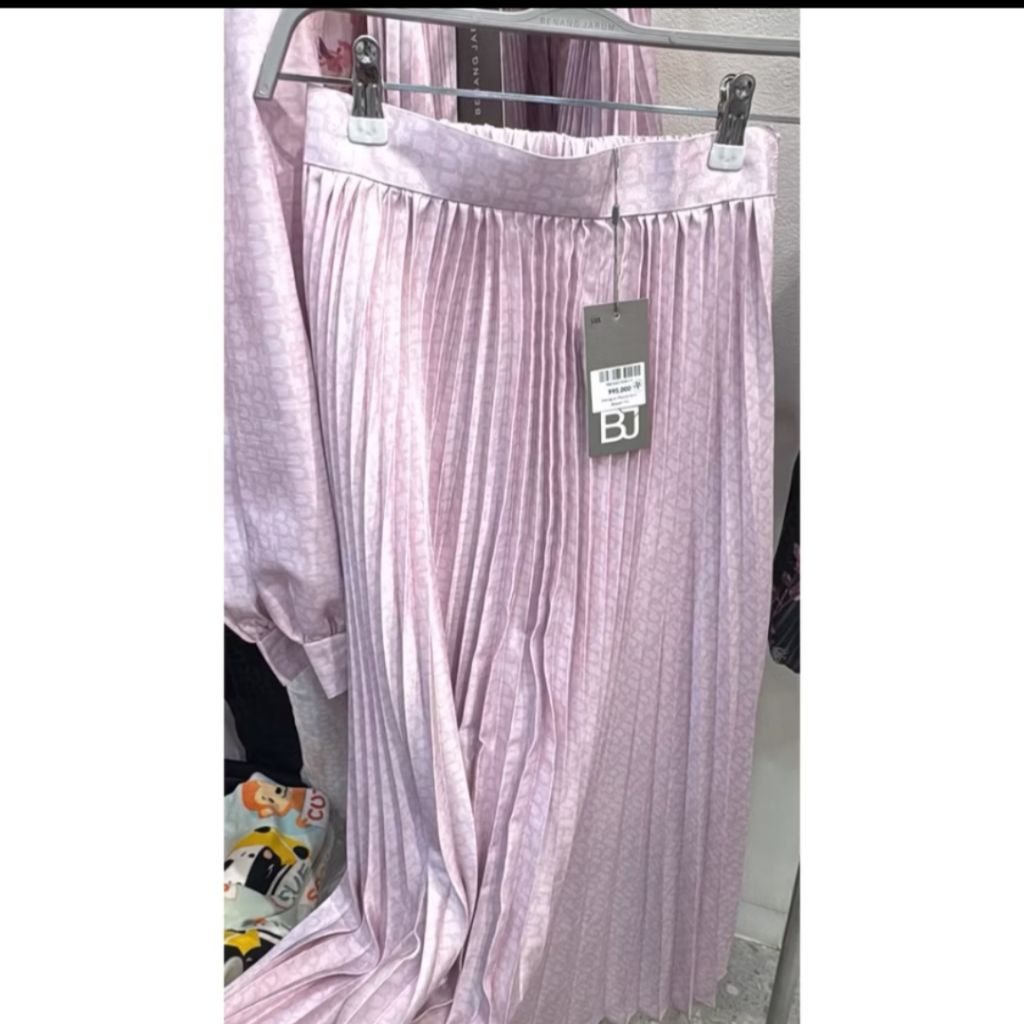 viola monogram Rok BJ BJ viola monogram BENANG JARUM