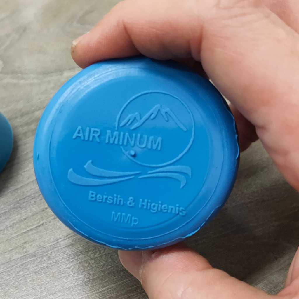 Tutup Galon Isi Ulang Susun Gunung Tebal dan Tinggi COD