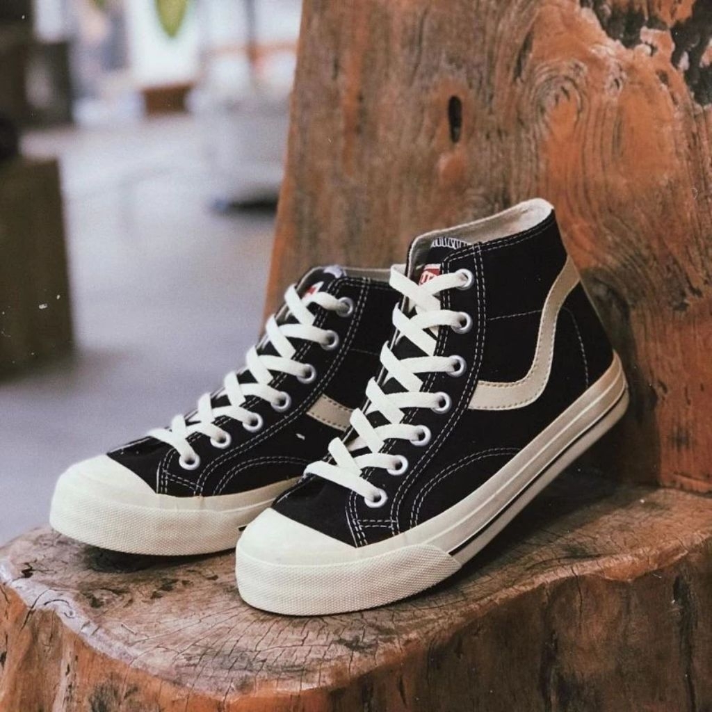 TERBARU sepatu hitam sekolah / sepatu pria / sepatu Sneakers / sepatu hitam cewek cowok masa kini