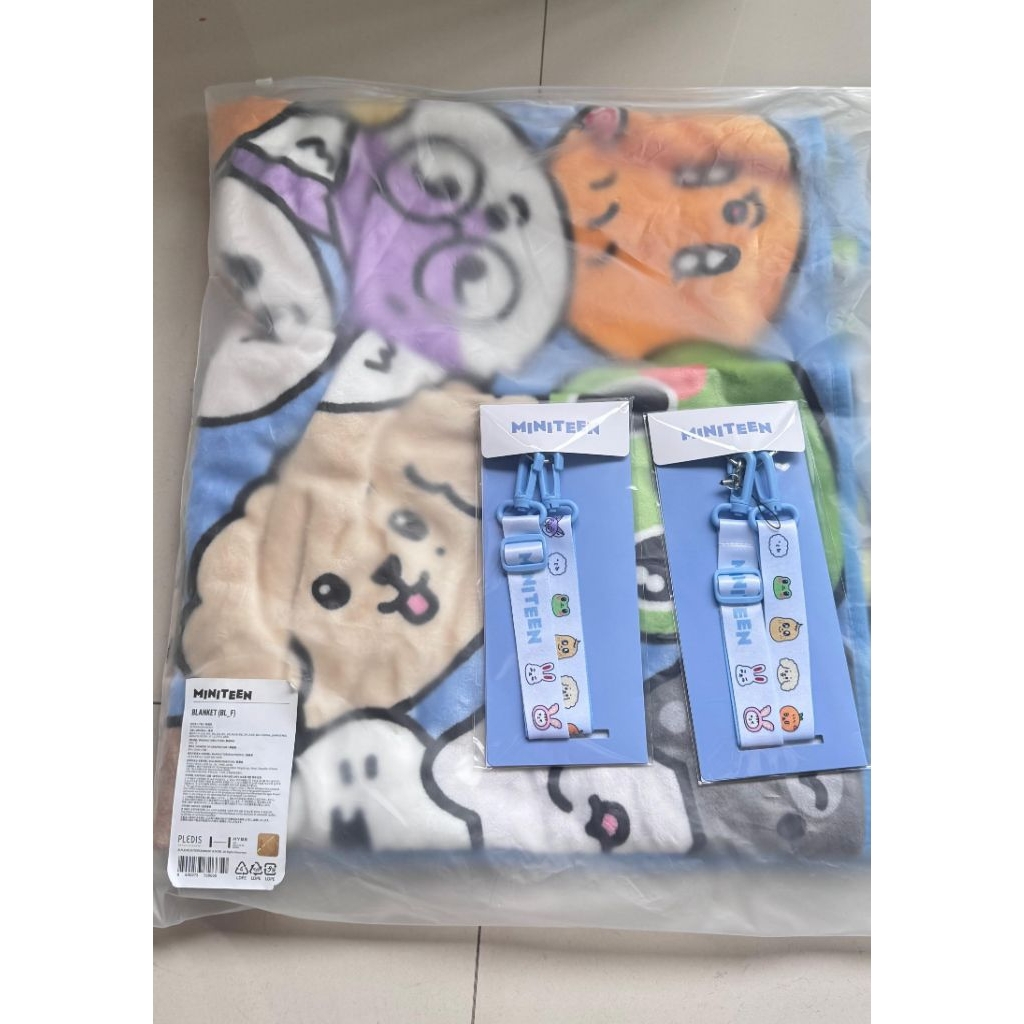 Seventeen Official Merch