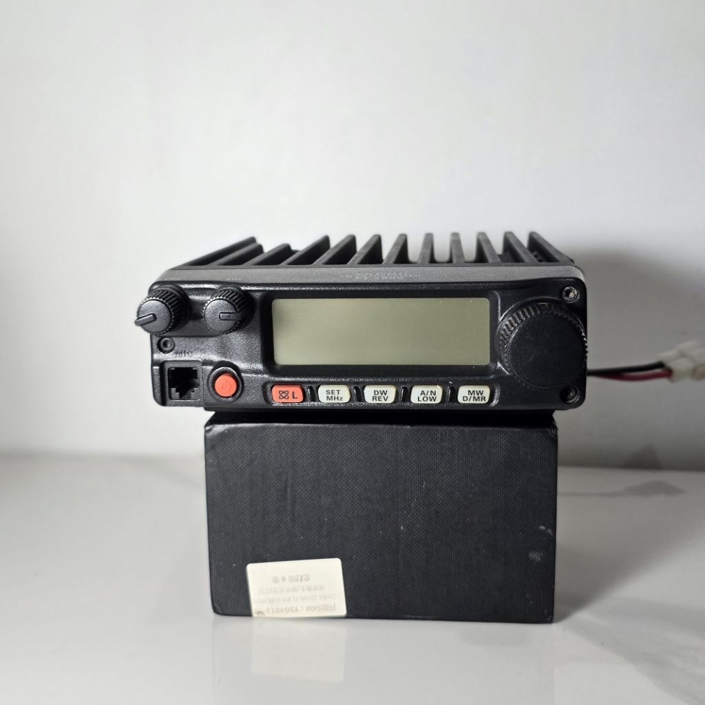 YAESU FT 2900 R/E  VHF RADIO