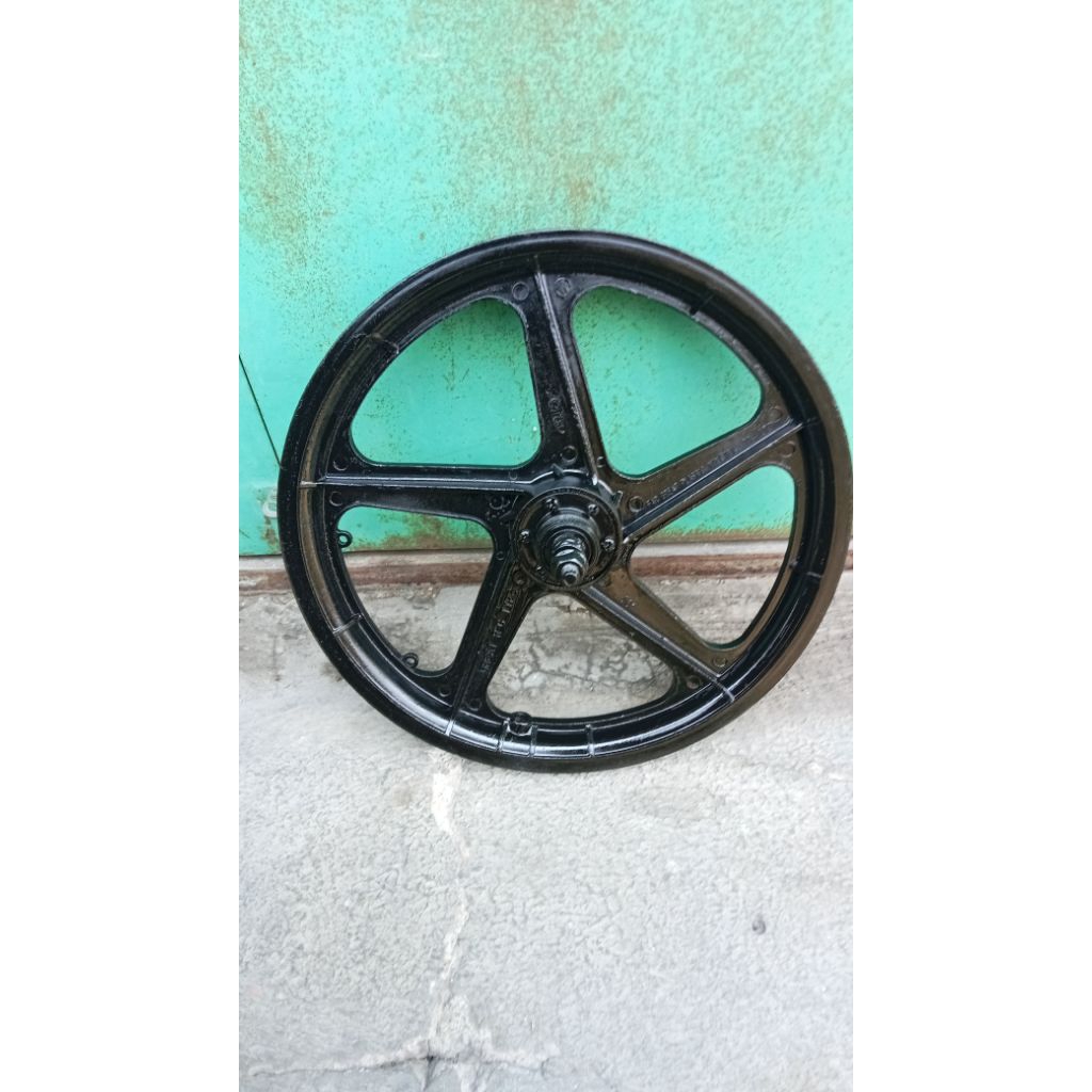 Pelek belakang  sepeda  ukuran 16 bintang PVC plastik merk Great