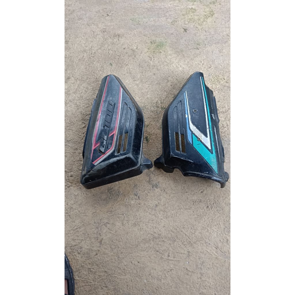 Tepong dop kempolan box aki kanan kiri honda gl 100 original copotan