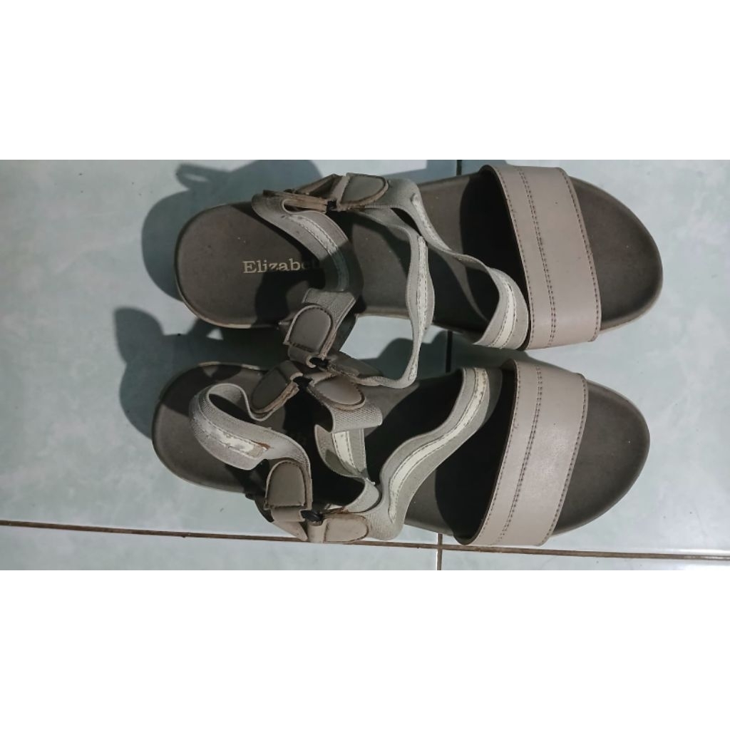 Sandal Sepatu Merk Elizabeth