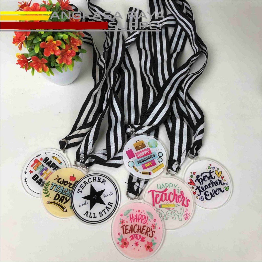Kado Medali Hari Guru-Teacher Day