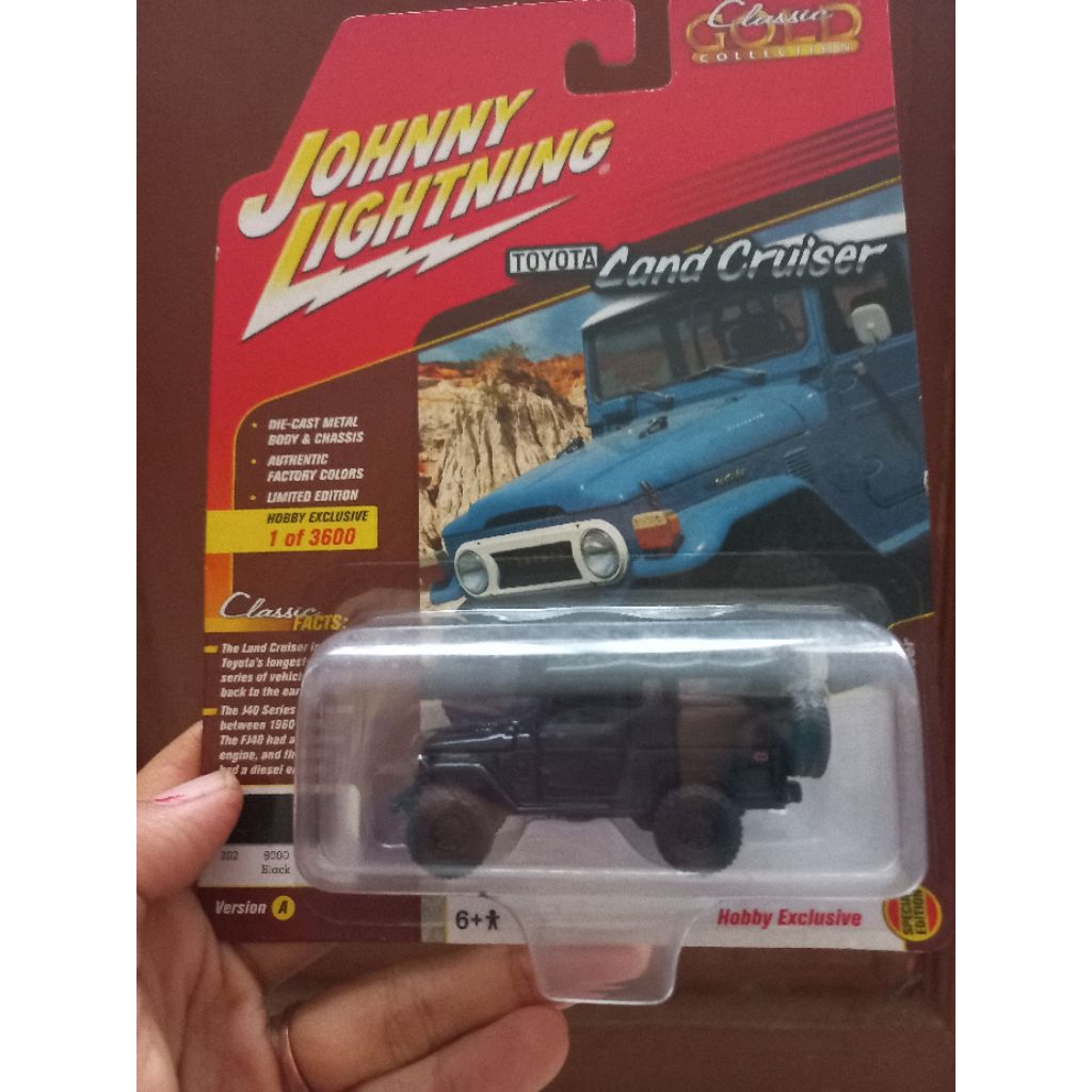 johnny lightning tlc hitam