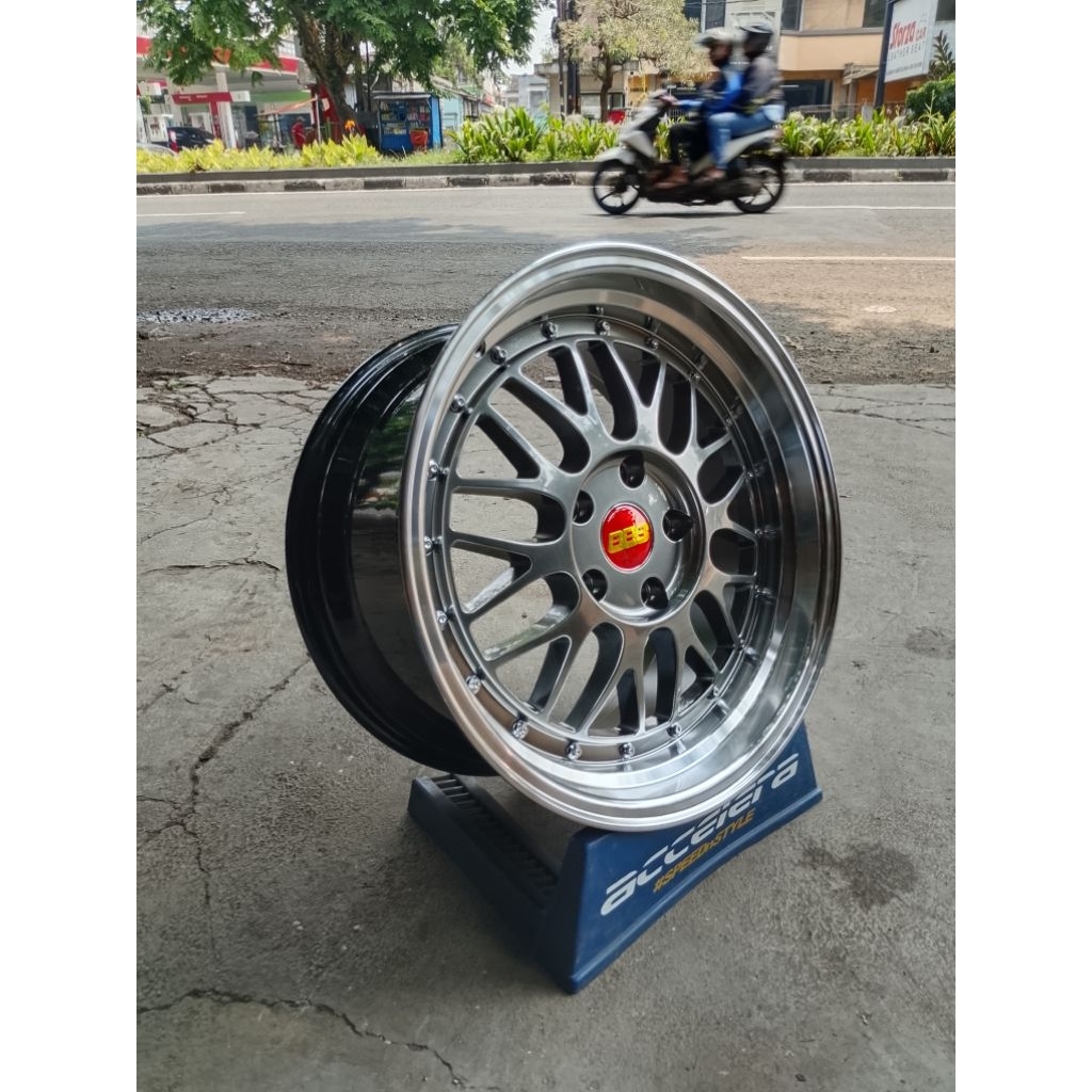 Velg mobil racing celong R17x75/85 Pcd 5x114,3