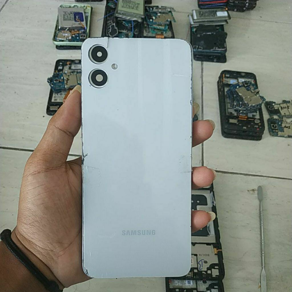 backdoor bekas Samsung a05,tombol lengkap,cat mengelupas, backdoor sobek