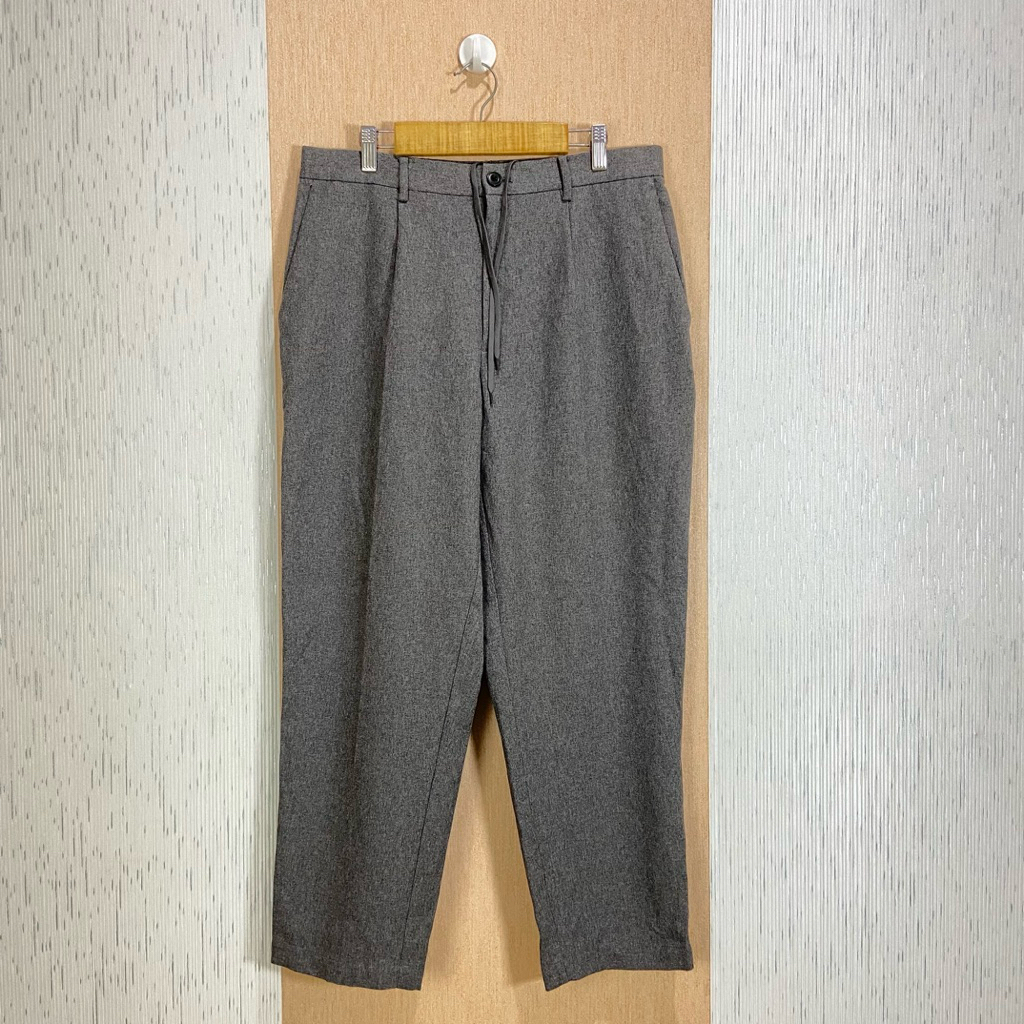 Ankle Pants GU By UNIQLO Wide Pleated / Celana Bahan Pria / JP362 / Size 31-33