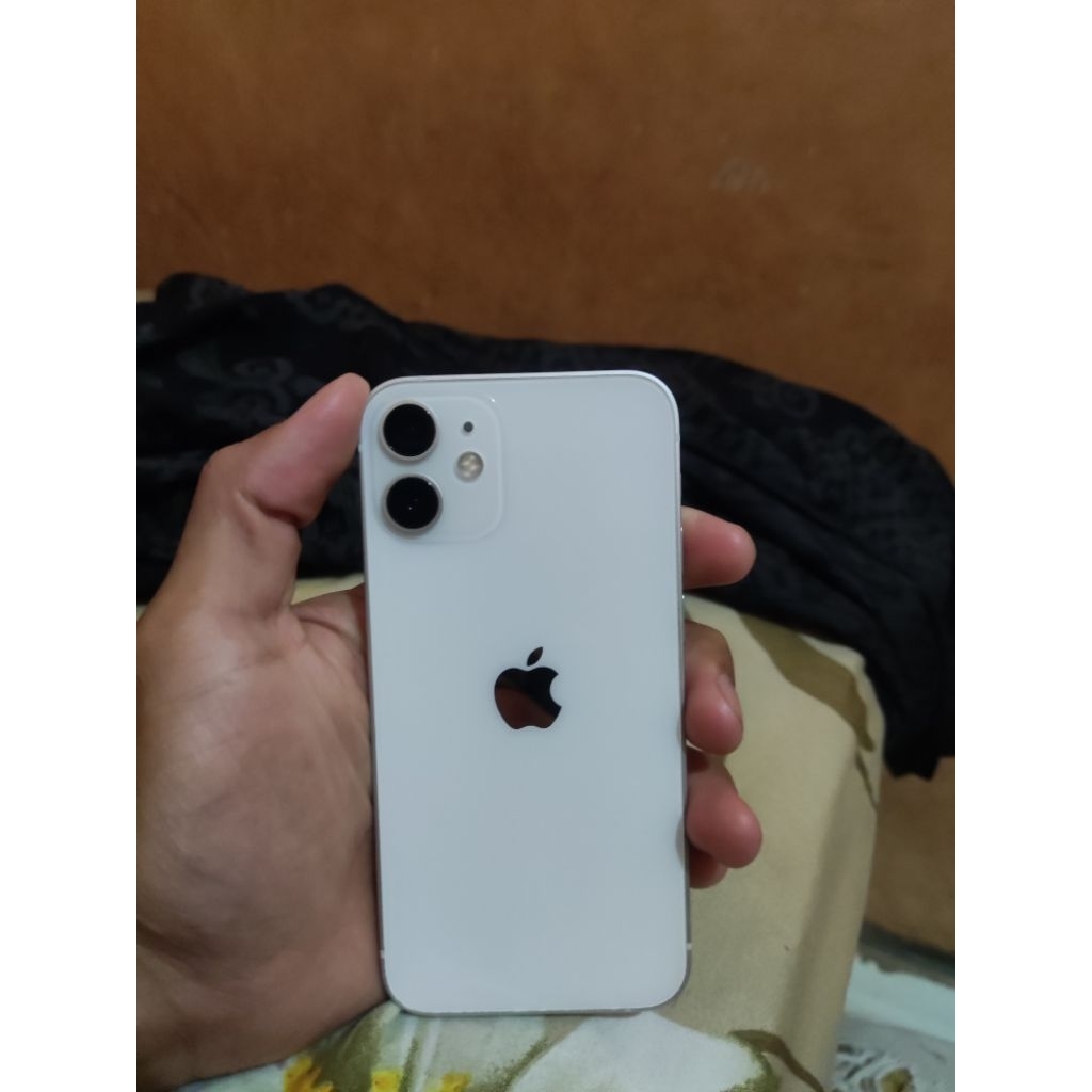 iPhone 12 mini minus