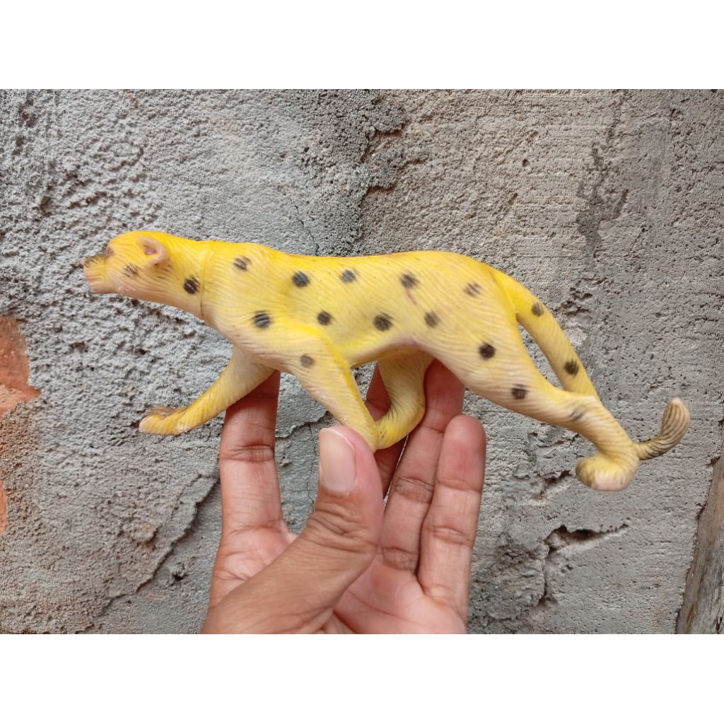 Mainan Hewan karet macan tutul bekas/second