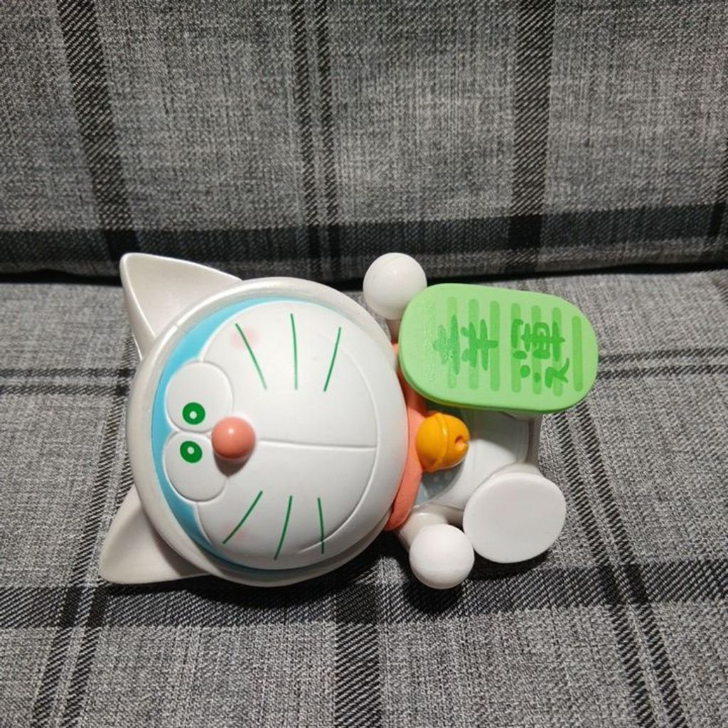 doraemon figure  gachapon