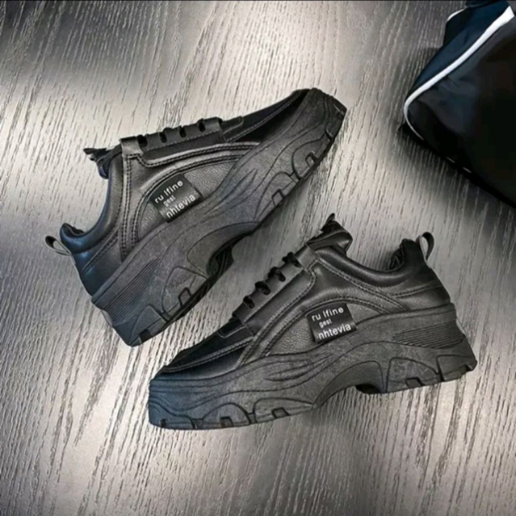 Sepatu Sneakers Wanita Sepatu Sekolah Wanita Sepatu  Wanita koreanstyle Sepatu  sekolah hitam..S15