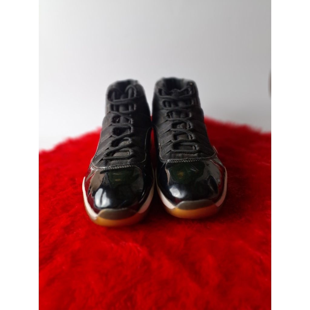 sepatu basket second size 43