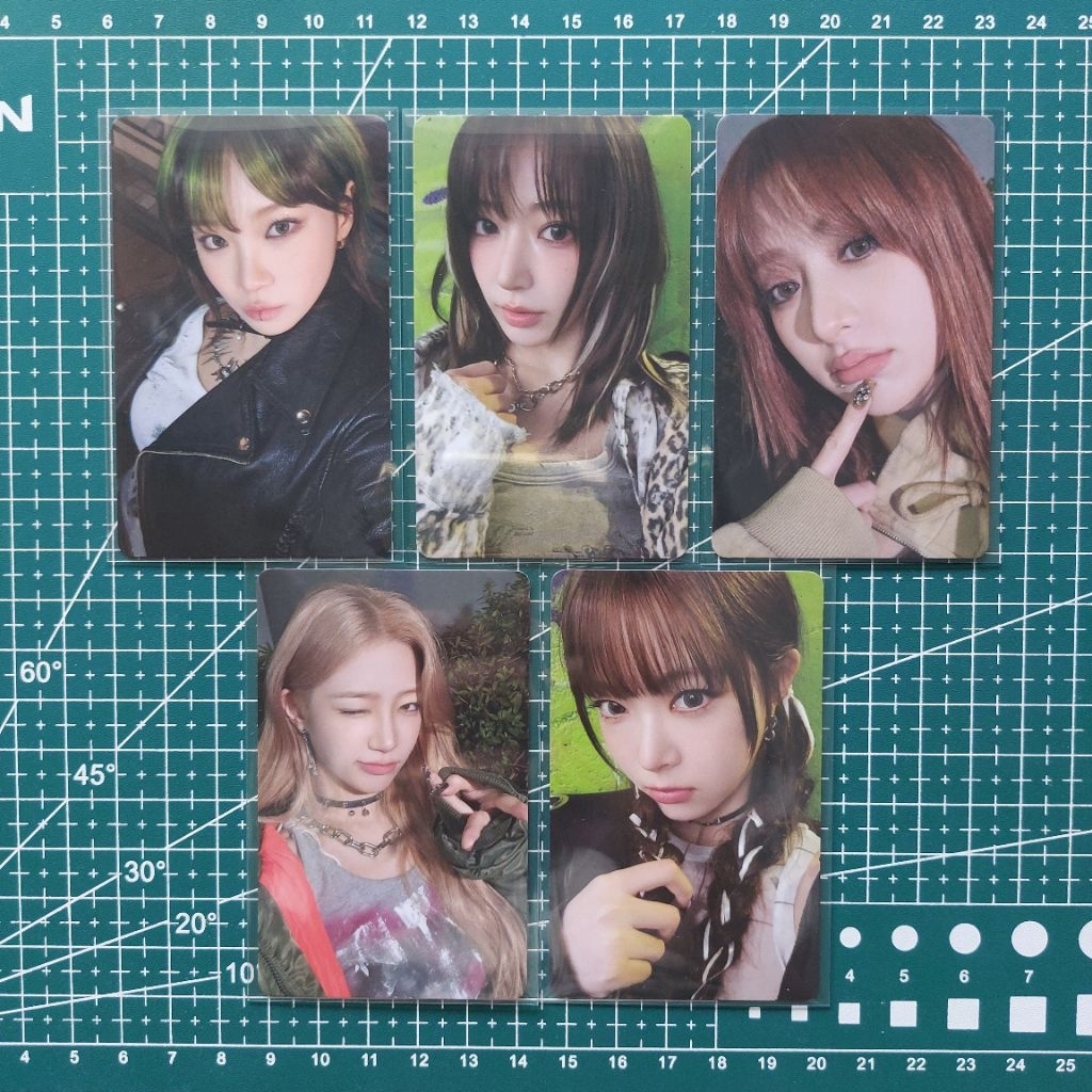 LE SSERAFIM Different UMS POB PC Chaewon Sakura Yunjin Kazuha Eunchae