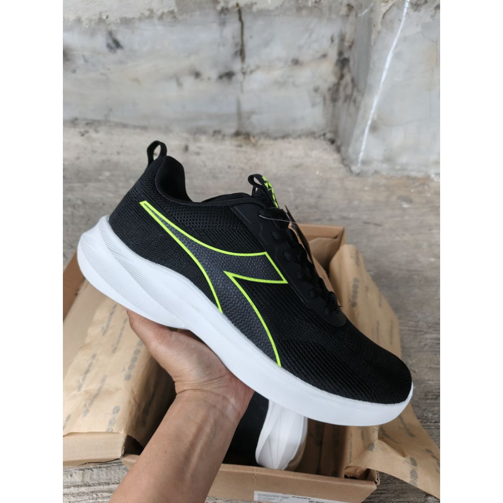 Sepatu Running Diadora miracel Black
