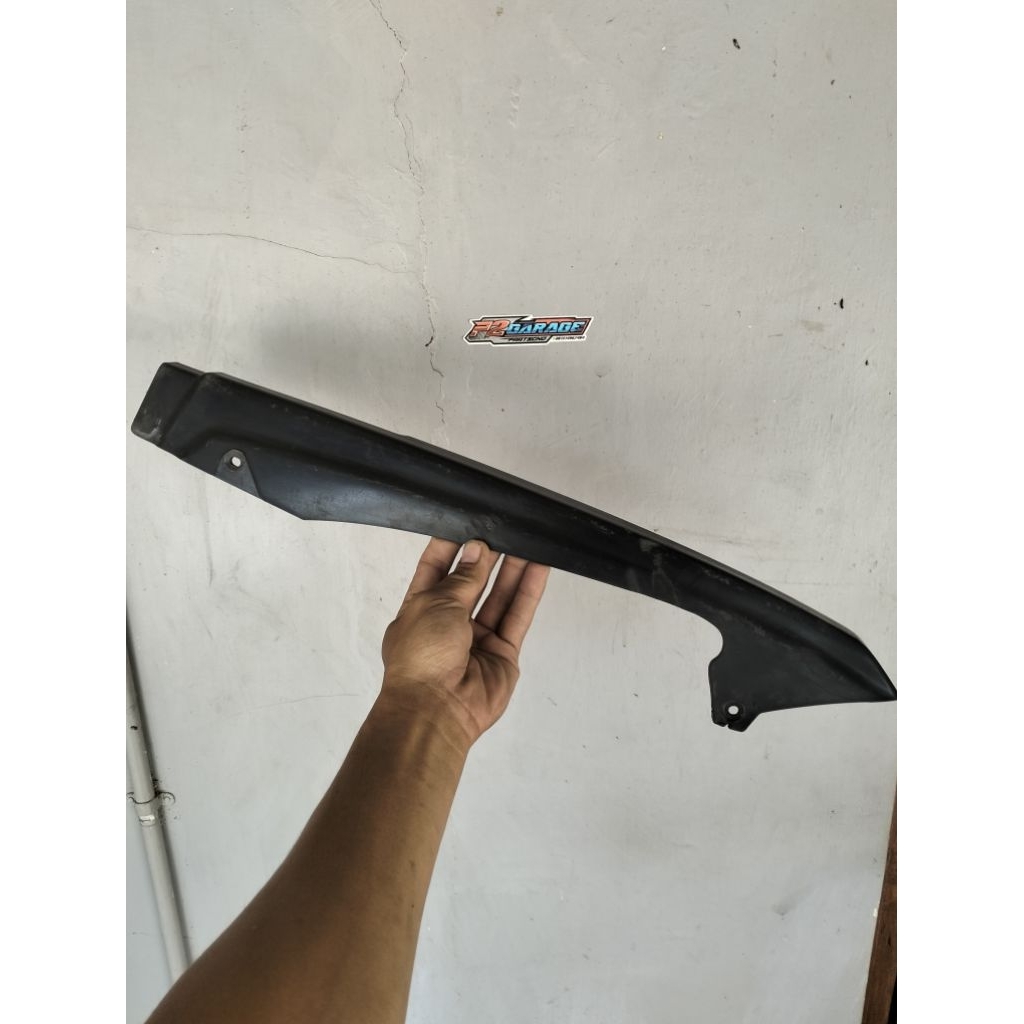 Tutup rantai katengkas honda win muda plastik ori