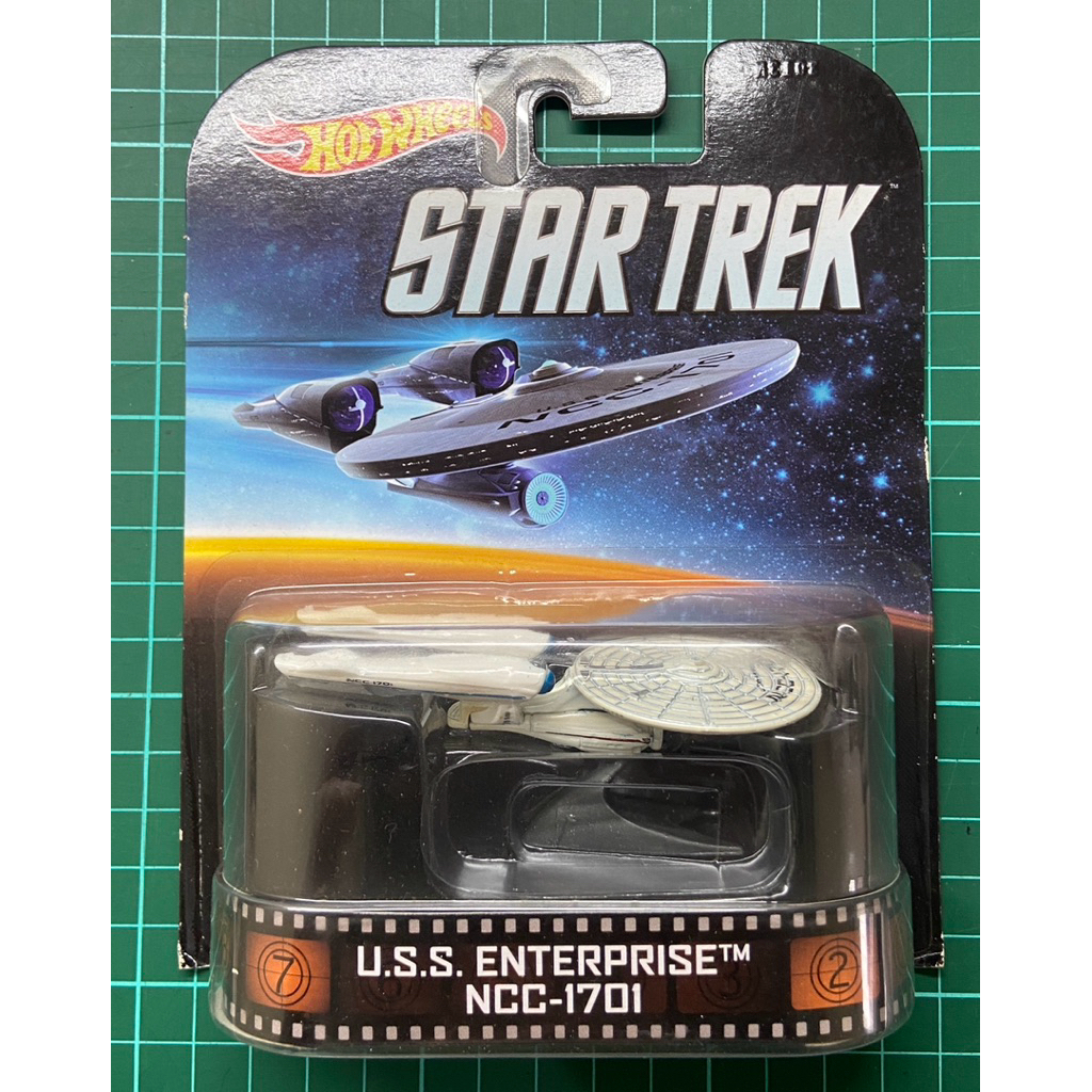 Hotwheels Star Trek USS Enterprise Retro Entertainment