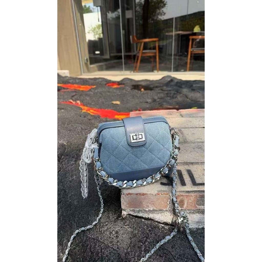 PRELOVED Tas selempang LAURA dari Madelyn