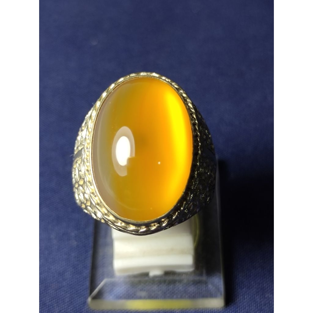 Natural Chalcedony, Cat Eye / Batu Cempaka Madu, Mata Kucing
