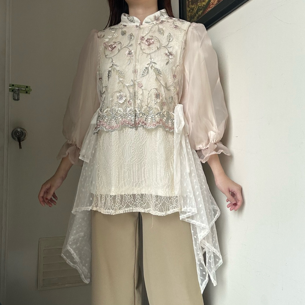 Atasan Blus Wanita Brokat Renda Gaya Korea Elegan
