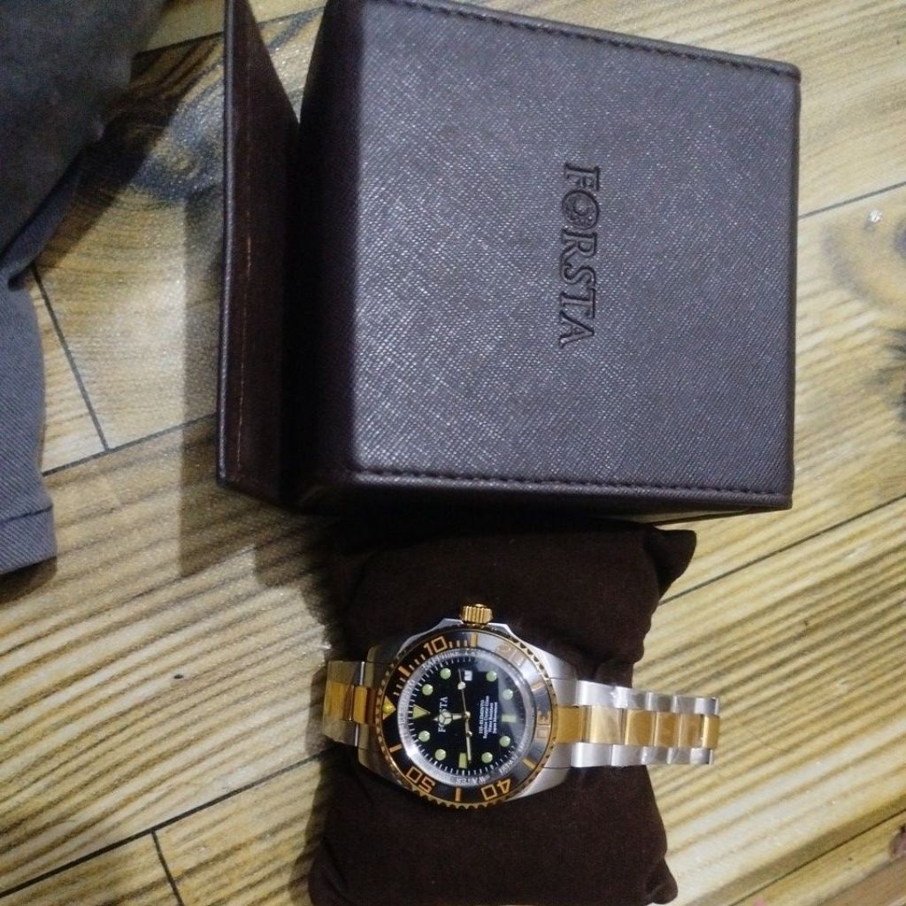 Jam kesehatan Merk Forsta