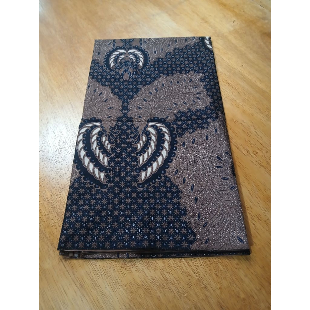 Jarik Batik Solo motif Buntal Truntum
