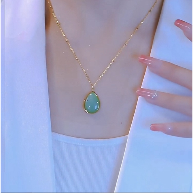 Kalung Emas Titanium Liontin Batu Giok Hijau Wanita Elegan Import Korean Style