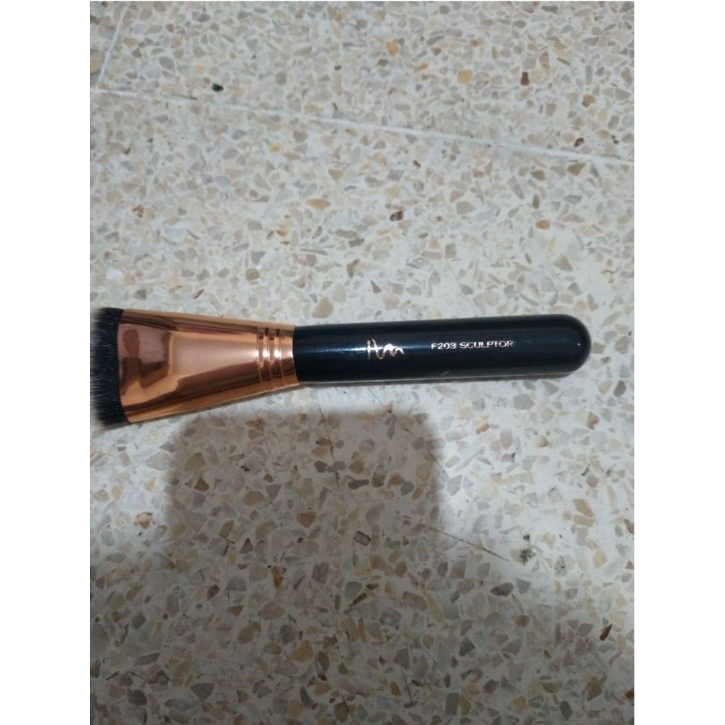 sculptor brush preloved