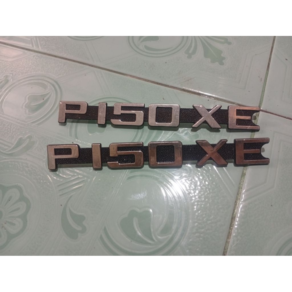 emblem vespa P150XE new nos