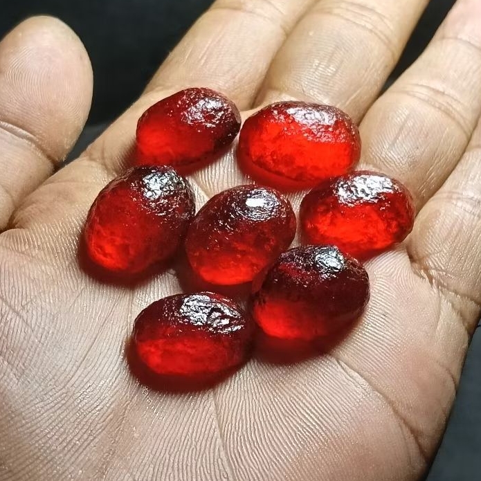 Batu Meteor Merah , Bentuk Masih Asli Alam.