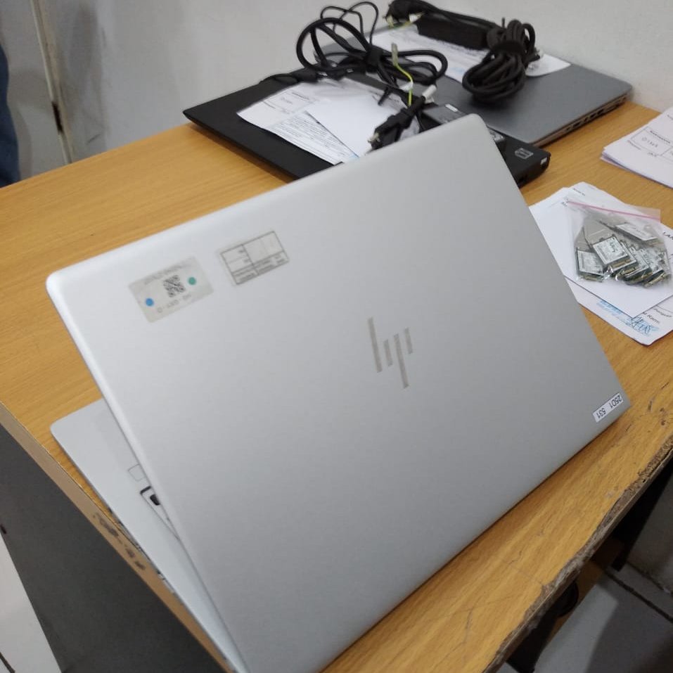 Laptop HP 830 G6 Core i5 gen8 ram 8gb ssd 256gb screen 13.3 inch slim murah