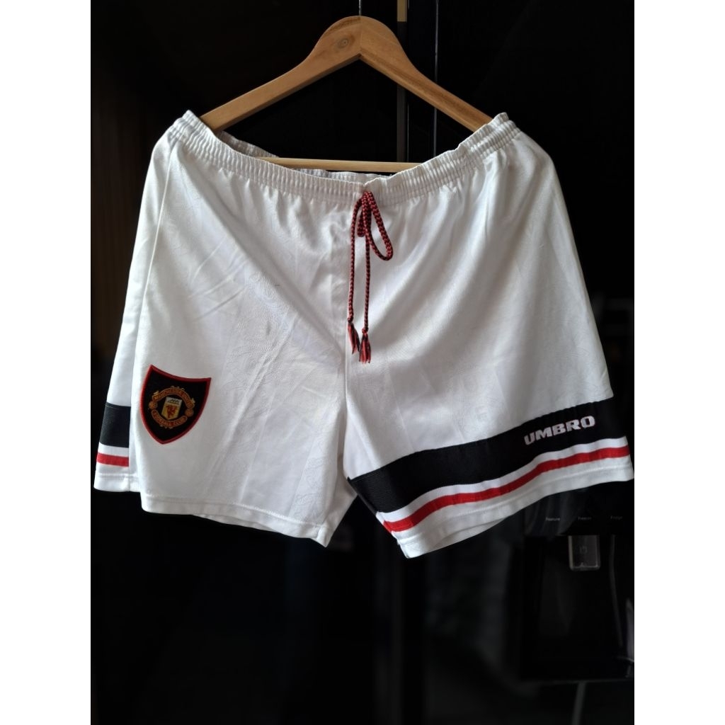 Shortpants Manchester United UMBRO Original musim 1997-1999