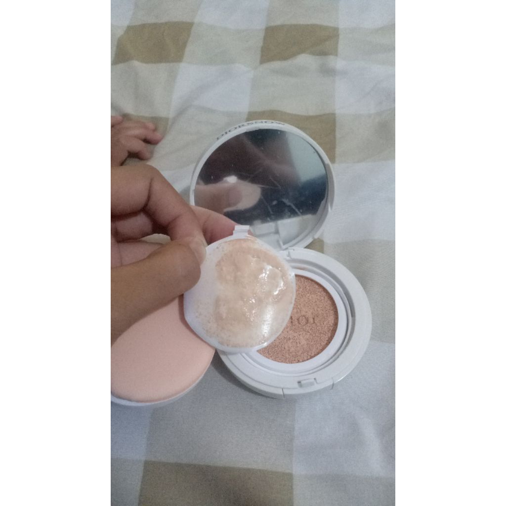 DiorSnow cushion