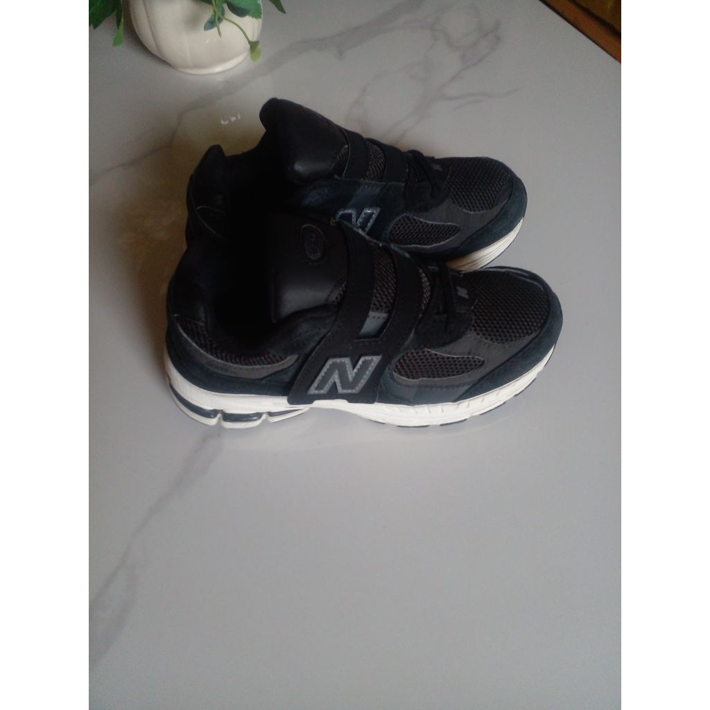 Sepatu Hitam Anak Istimewa 2002R Insole 20 Preloved