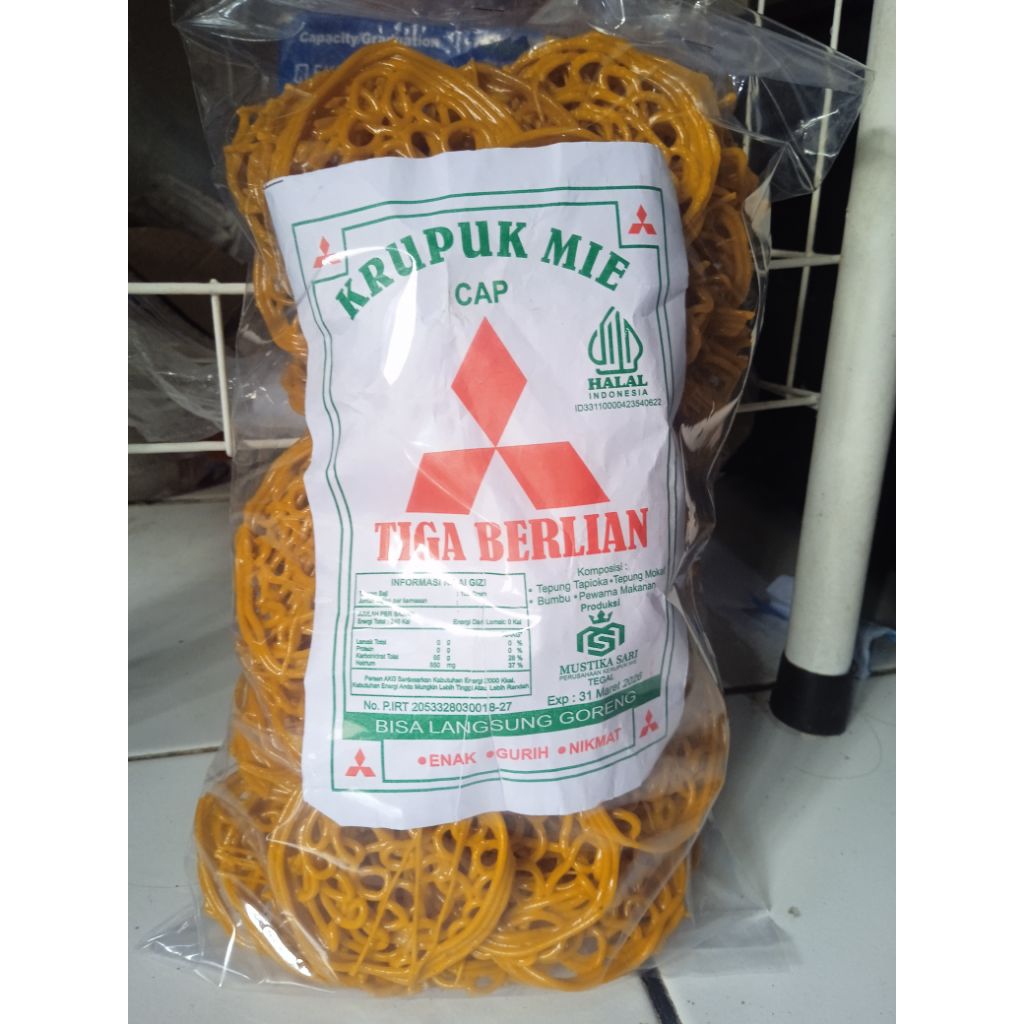 KERUPUK MIE KUNING - KERUPUK MIE CAP TIGA BERLIAN 250 GRAM